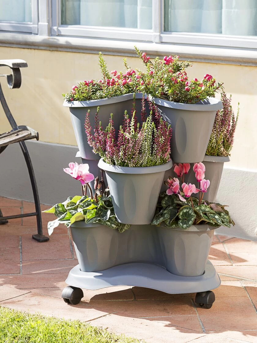 Trifoglio 3-Tier Planter On Wheels