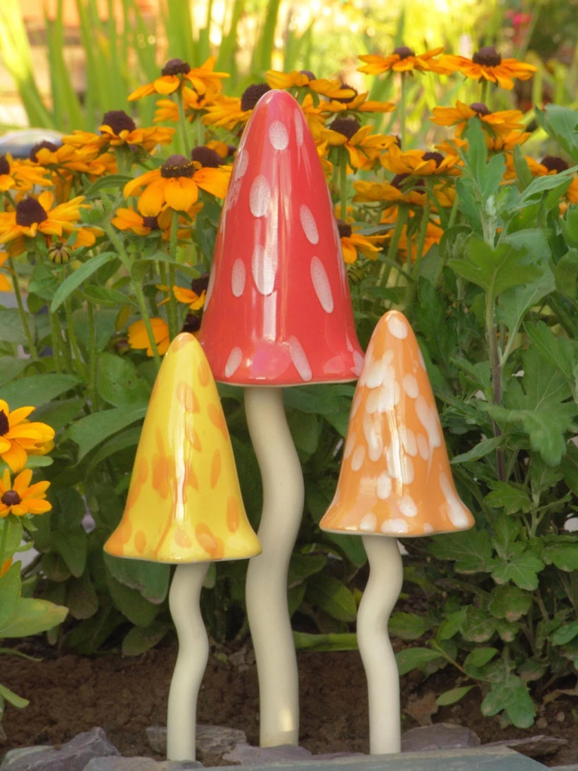 Potting Shed Tinkling Toadstool Sculptures, Set Of 3 - Image 3