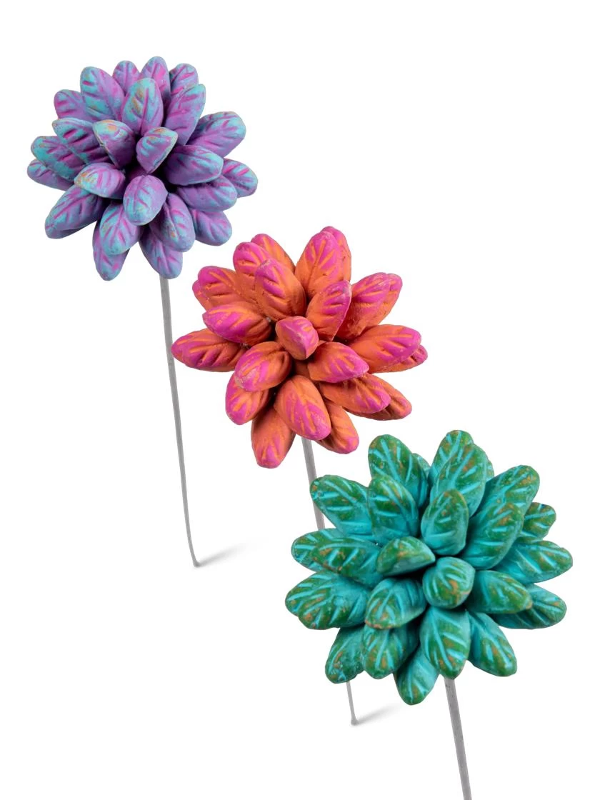 Dahlia Flower Garden Stakes Set - Image 4